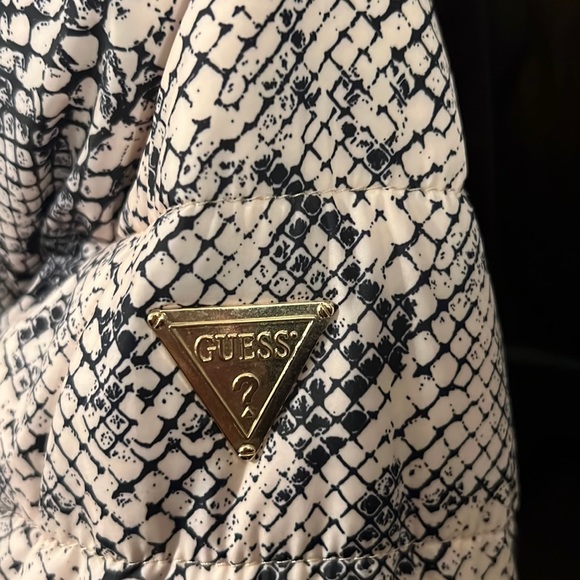 GUESS puffer jacket - Picture 14 of 15
